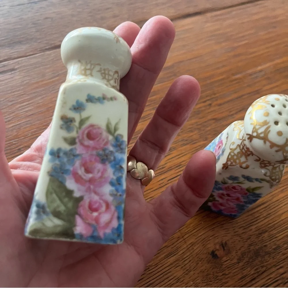 Antique Hand Painted Floral Gold Salt And Pepper Shakers